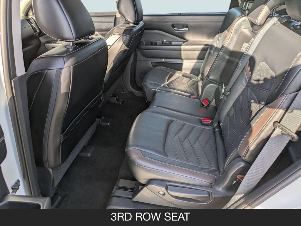 Used 2023 Nissan Pathfinder Platinum w/ Cargo Package AWD/4WD image 15