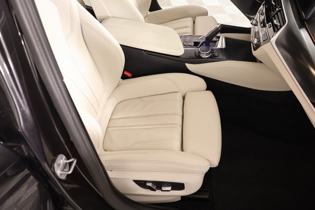 Certified 2023 BMW 540i xDrive w/ M Sport Package image 14