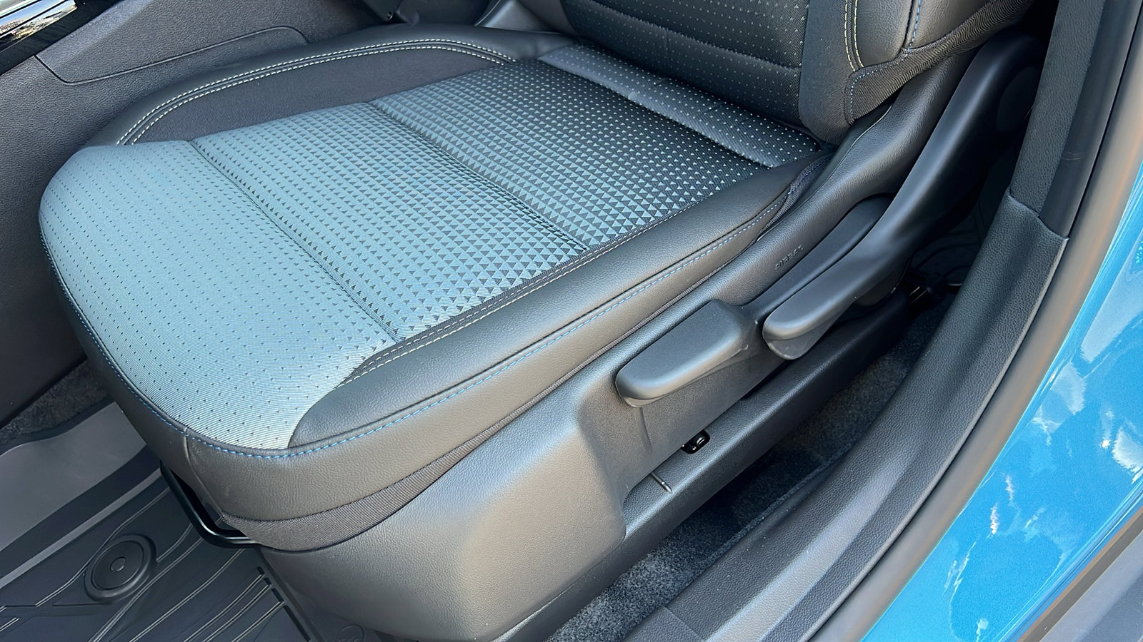 New 2026 Chevrolet Trax LT w/ Sunroof Package image 17