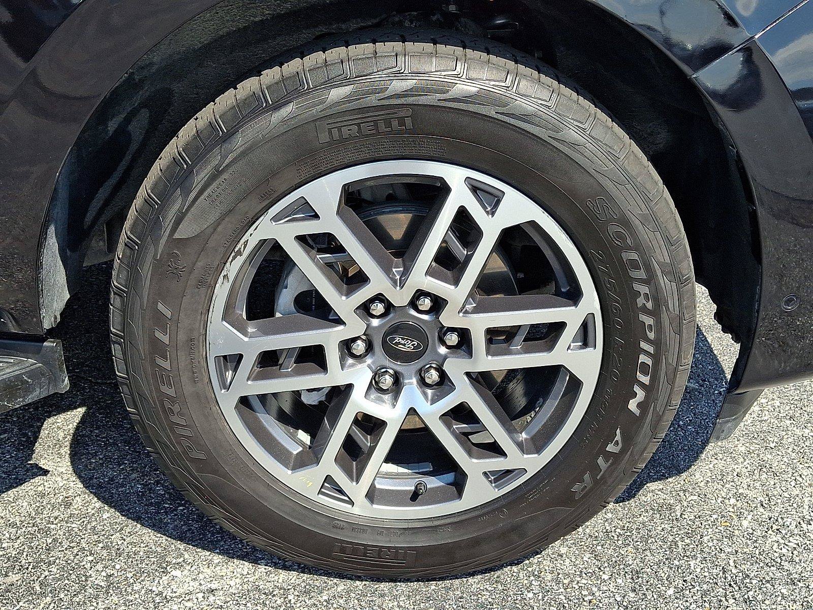 Certified 2025 Ford Expedition Active AWD/4WD image 9