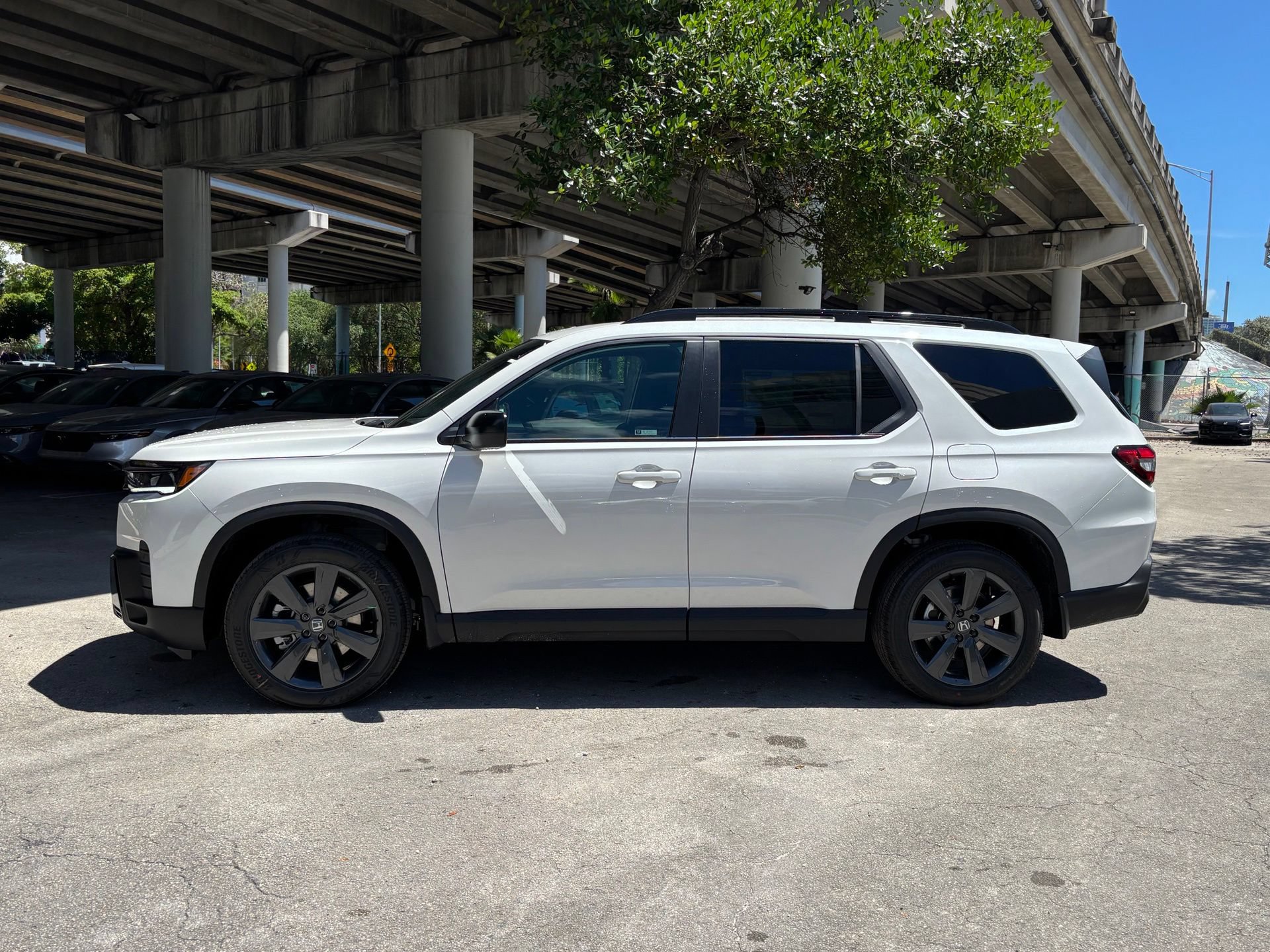 New 2026 Honda Pilot Sport image 8