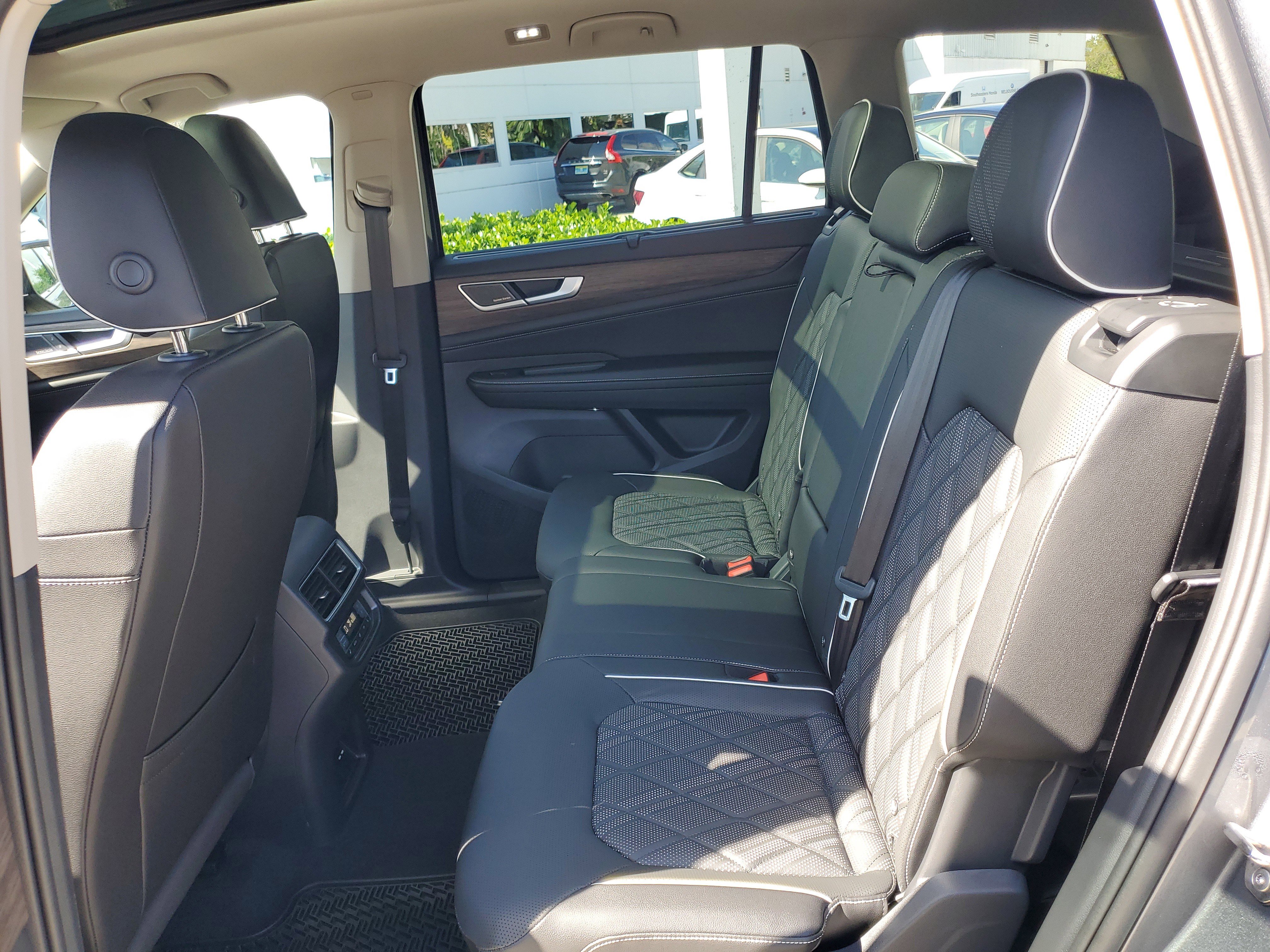 New 2025 Volkswagen Atlas SEL Premium R-Line image 10