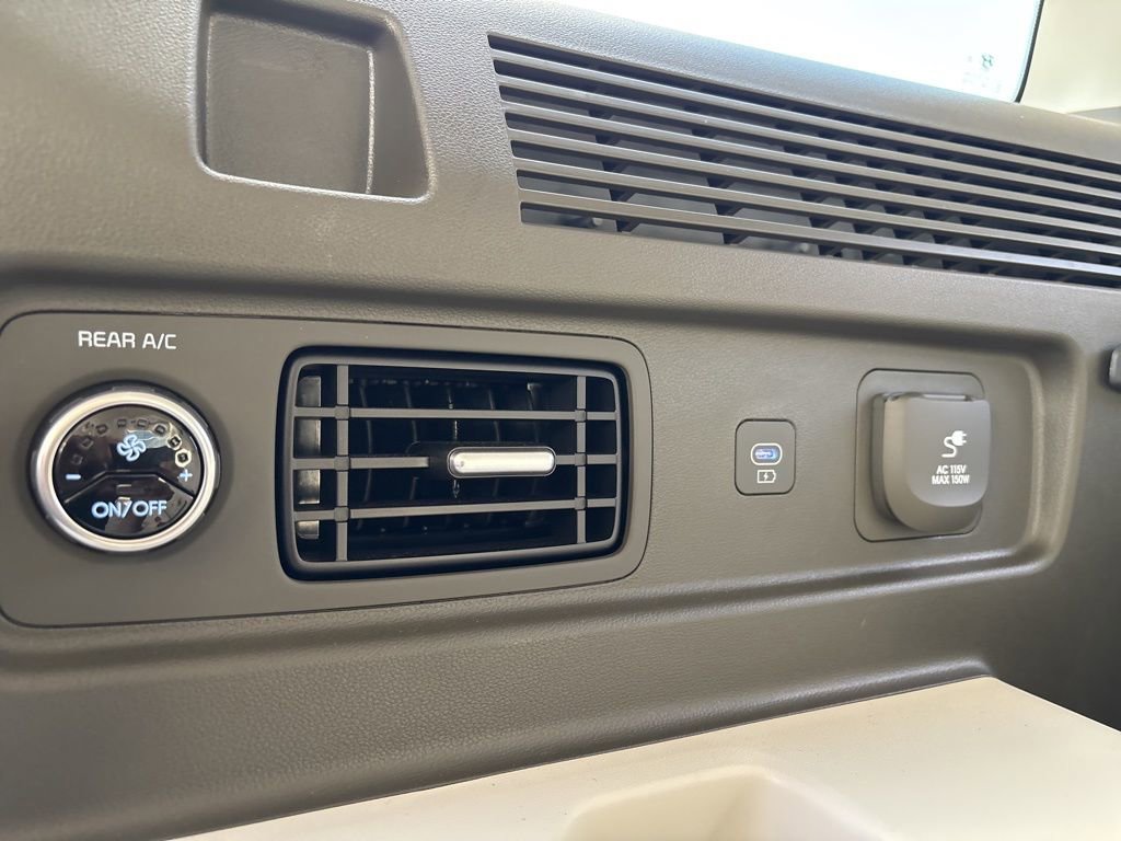 Certified 2025 Hyundai Santa Fe Calligraphy image 20