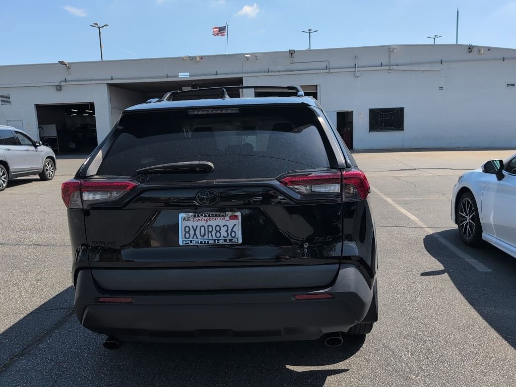 Used 2021 Toyota RAV4 XLE w/ Carpet Mat Package (TMS) image 5