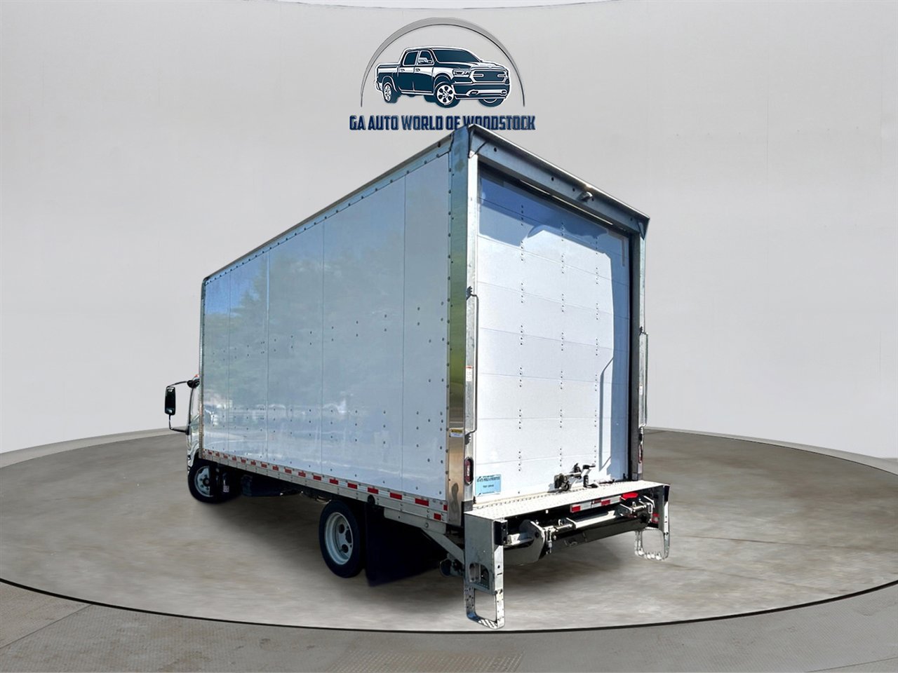 Used 2023 Chevrolet Low Cab Forward 5500XD image 3