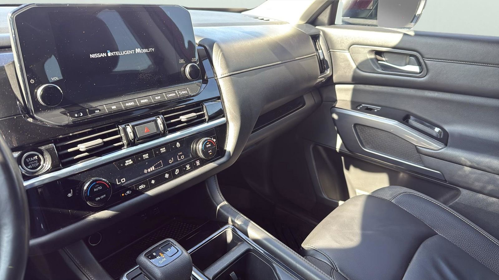 Used 2023 Nissan Pathfinder SL w/ SL Premium Package image 20