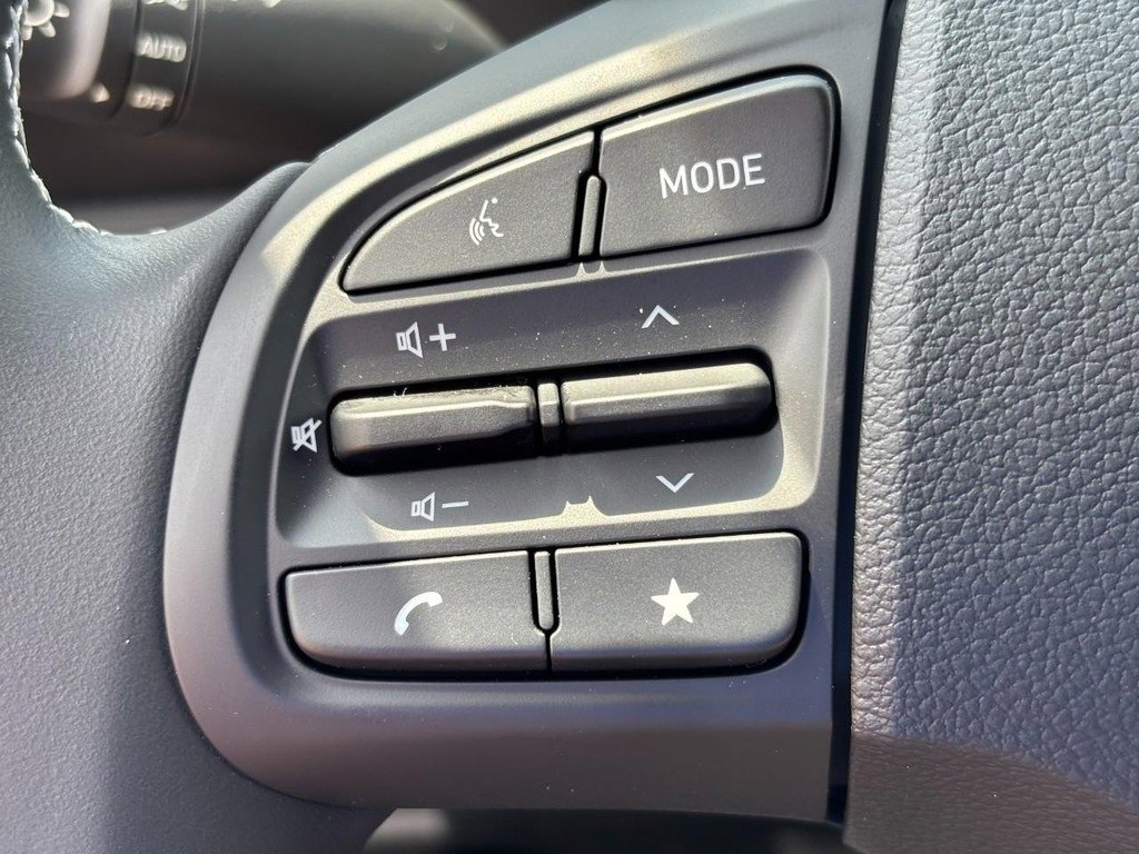 Certified 2025 Hyundai Venue Limited image 34