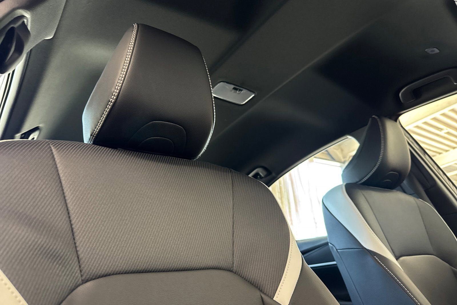 New 2026 Toyota Camry Hybrid FWD image 18