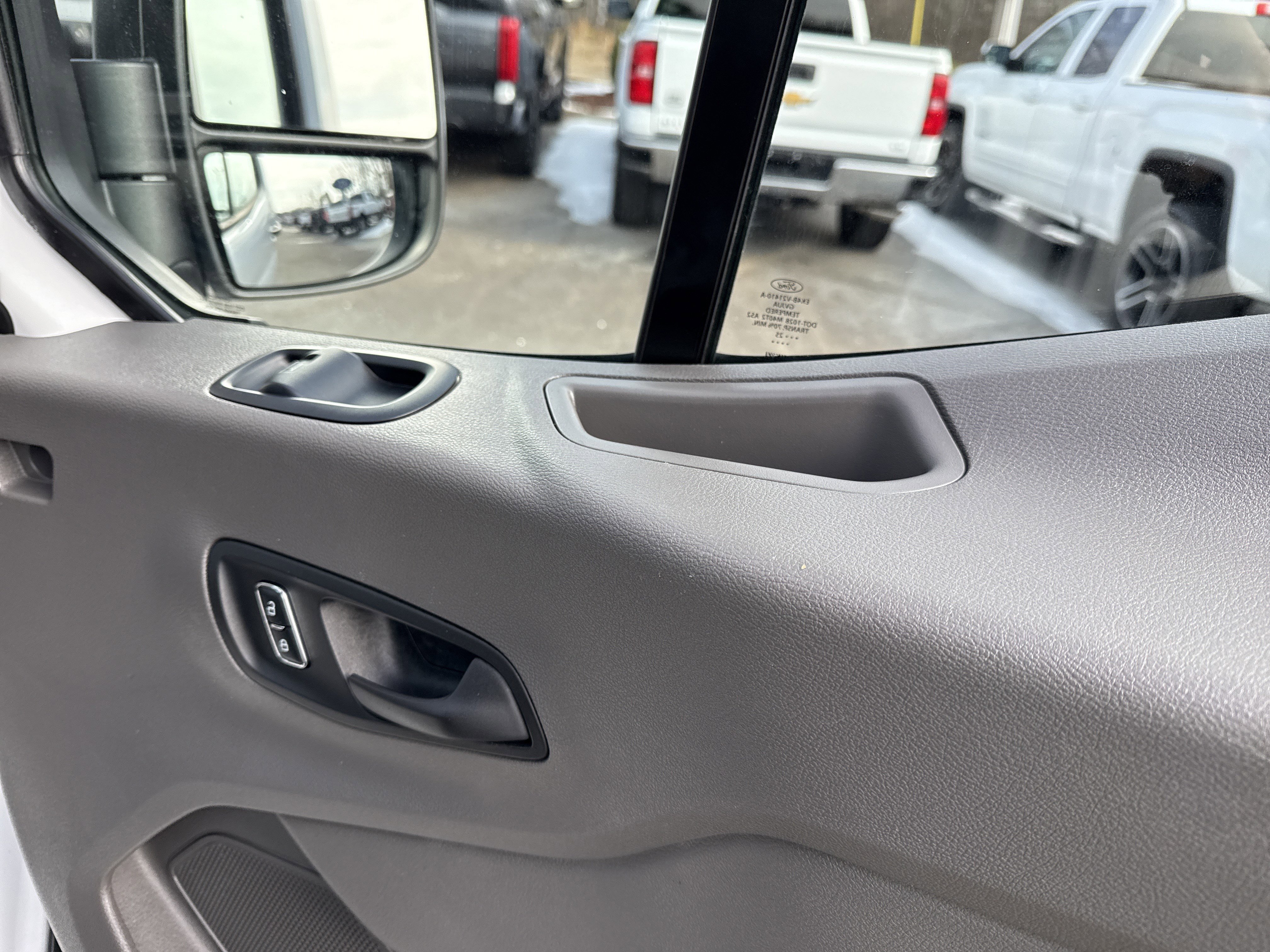 Used 2025 Ford Transit 350 XLT image 32