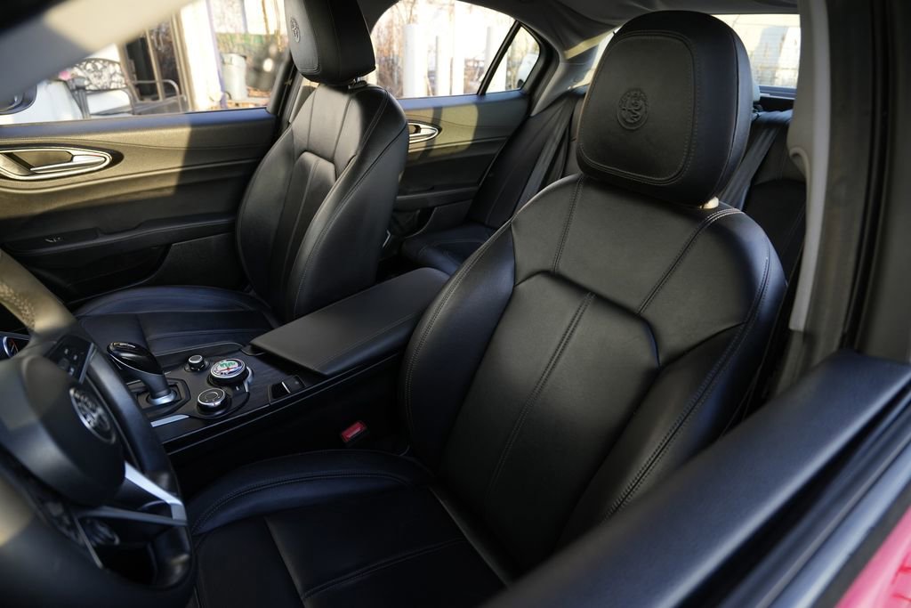 Used 2018 Alfa Romeo Giulia image 21