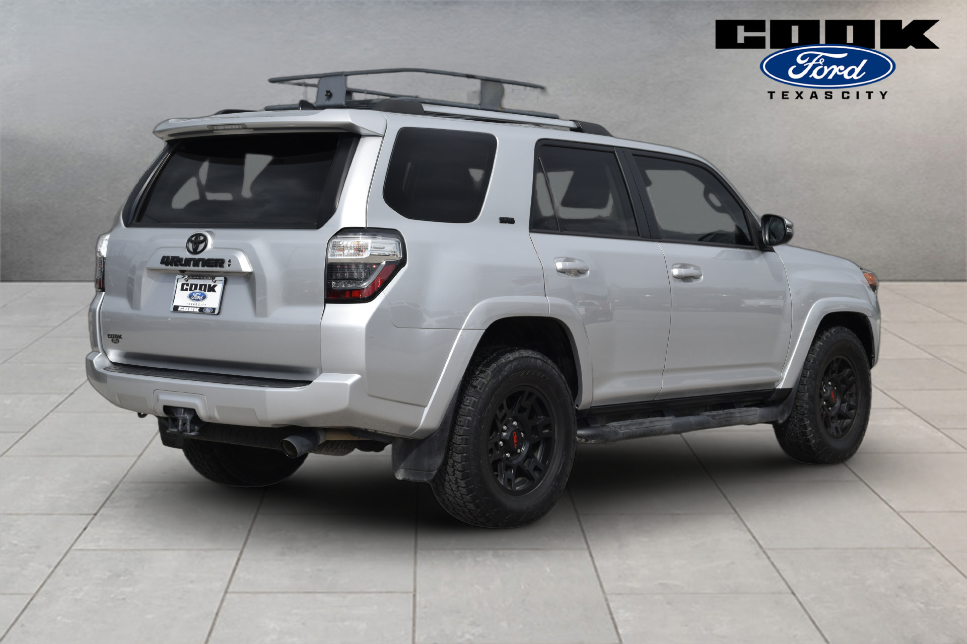 Used 2023 Toyota 4Runner SR5 Premium w/ Moonroof Package RWD image 3