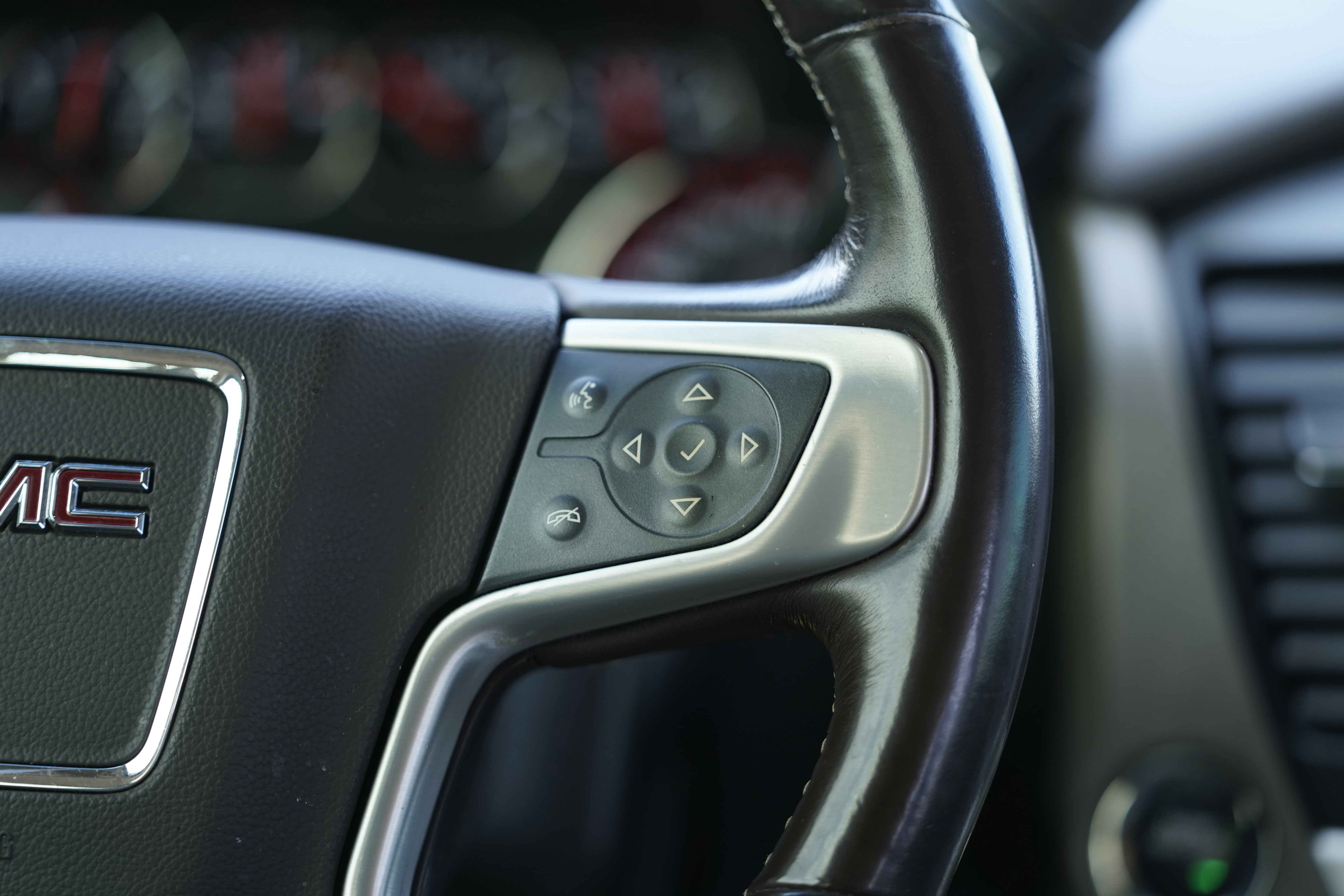 Used 2016 GMC Yukon XL SLT image 24