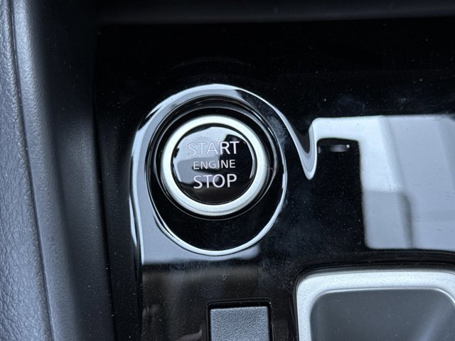 New 2025 Nissan Versa SR w/ Trunk Package image 16