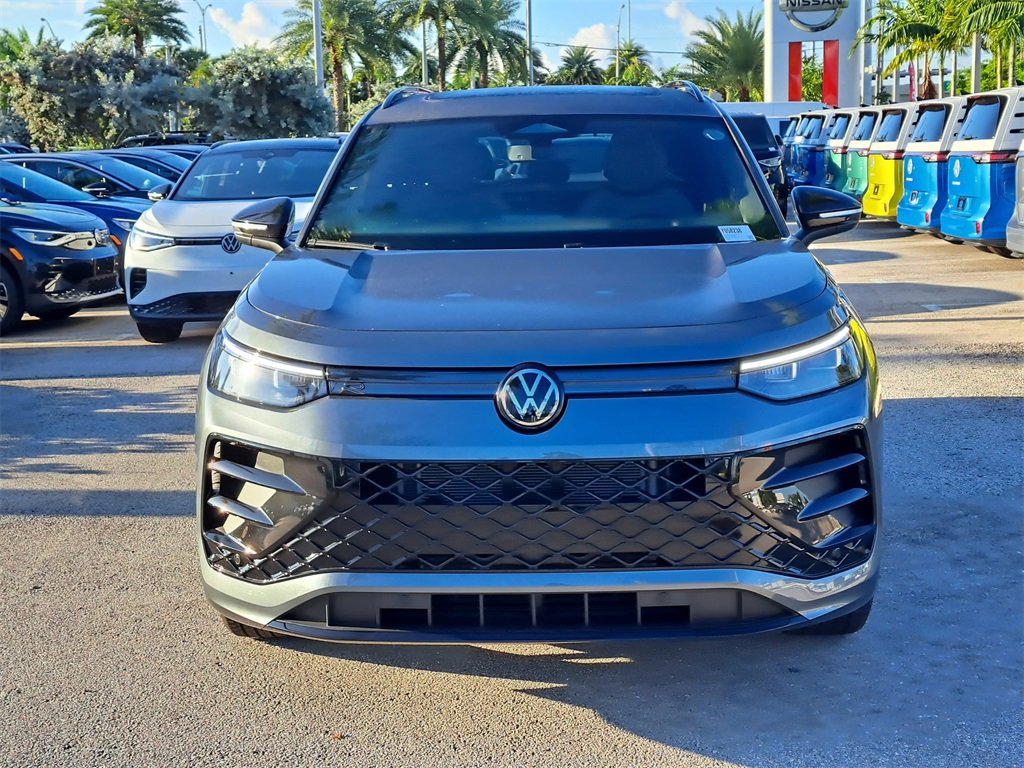 New 2026 Volkswagen Tiguan SE R-Line image 2