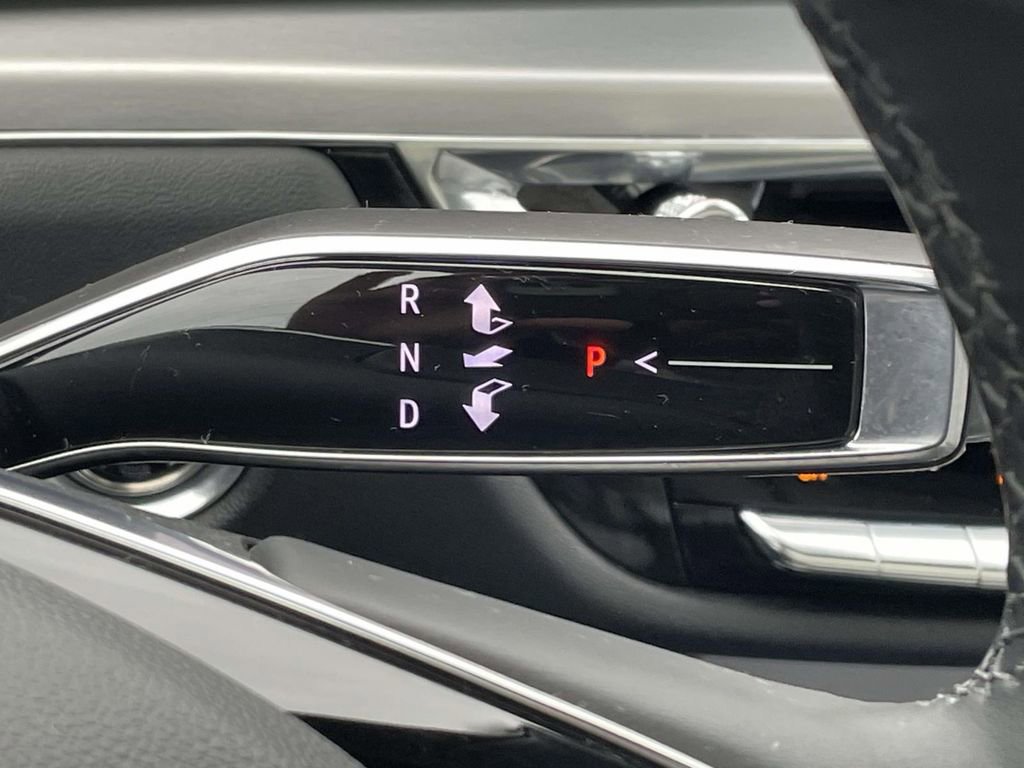 Certified 2023 Cadillac Lyriq Luxury image 28