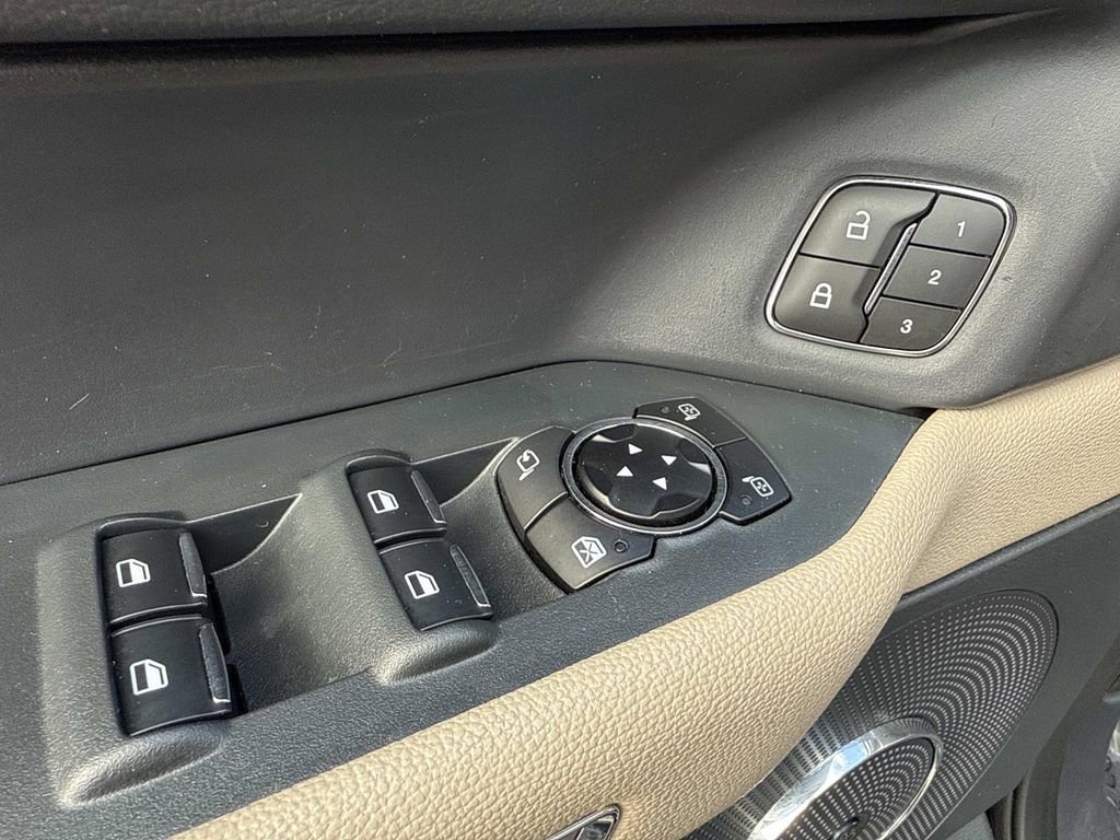 Used 2023 Ford Expedition Limited image 21