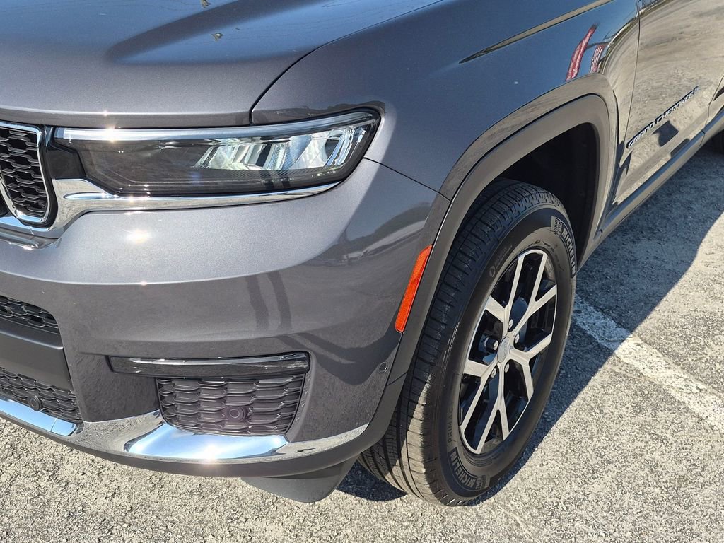 Used 2025 Jeep Grand Cherokee L Limited w/ Luxury Tech Group II image 9