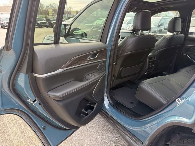 New 2026 Jeep Grand Cherokee Limited w/ Limited Altitude Package image 11