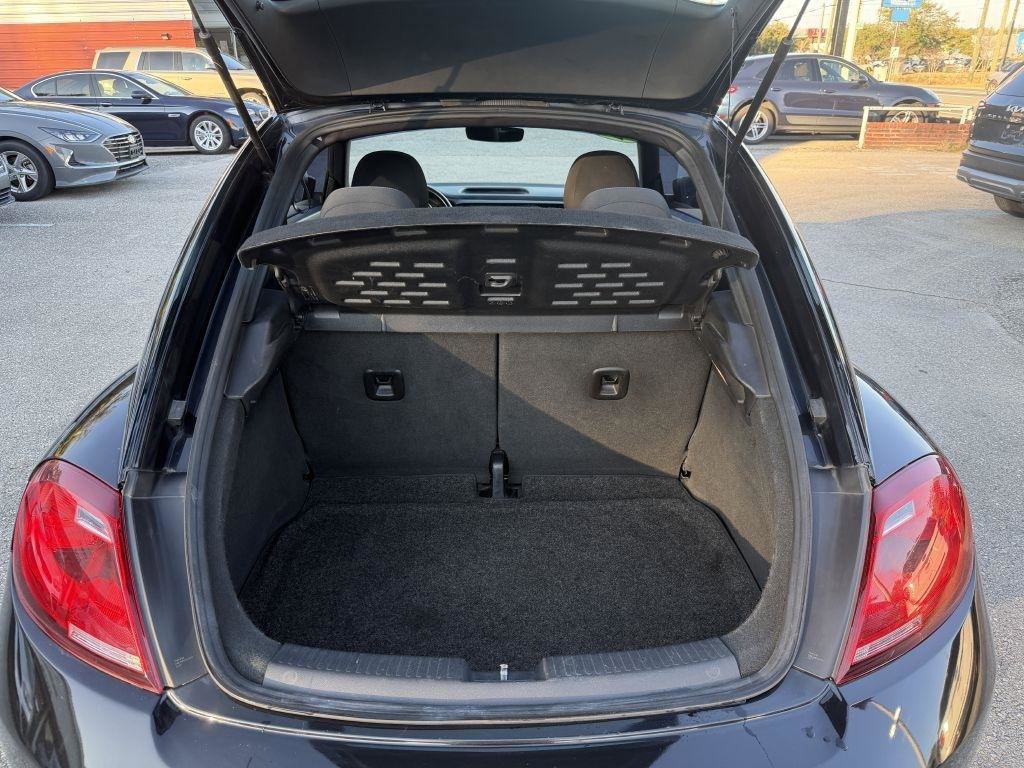 Used 2017 Volkswagen Beetle 1.8T S FWD image 17