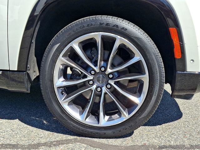 Used 2022 Jeep Wagoneer Series III w/ Premium Group I image 11