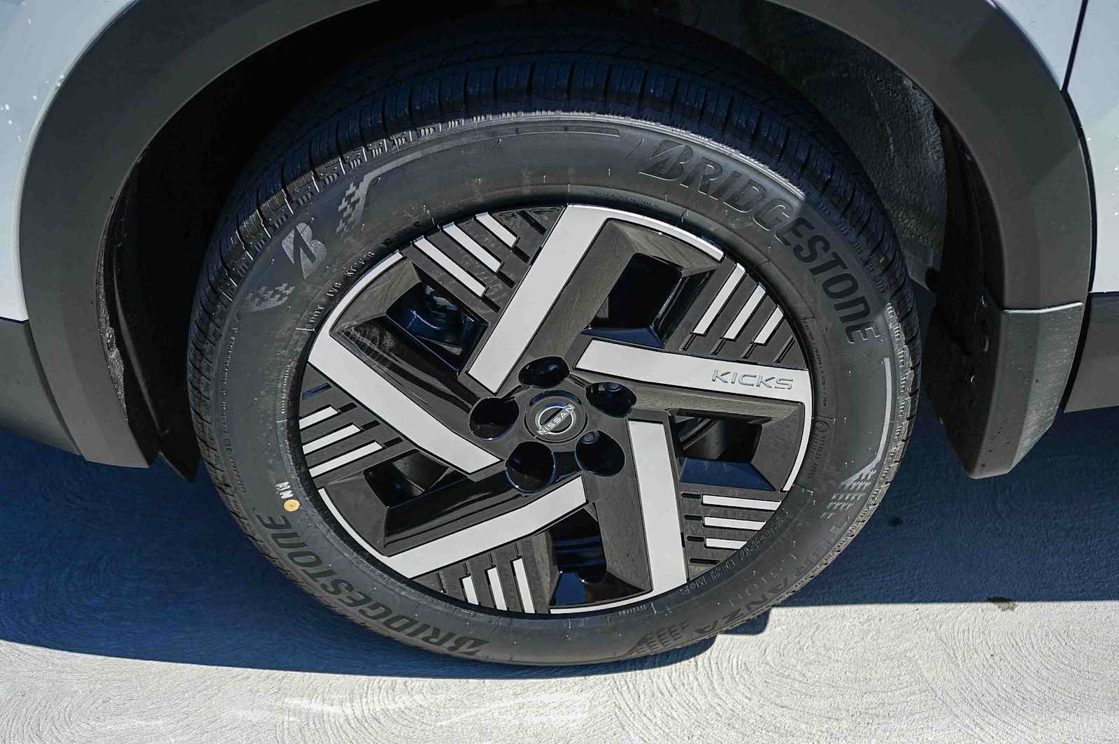 New 2027 Nissan Kicks SV FWD image 11