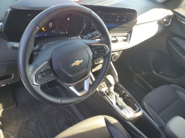 Used 2025 Chevrolet TrailBlazer LT w/ Convenience Package FWD image 12