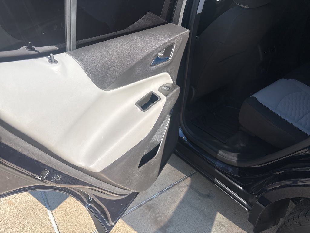 Used 2020 Chevrolet Equinox LS w/ LS Convenience Package image 36