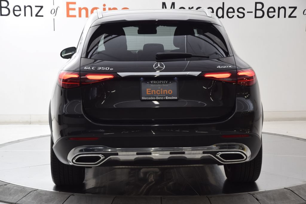Used 2025 Mercedes-Benz GLC 350e 4MATIC image 5