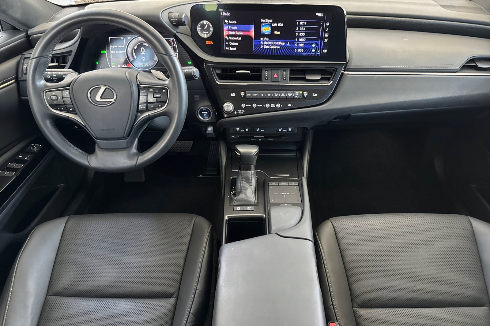 Certified 2022 Lexus ES 300h w/ Premium Package FWD image 17