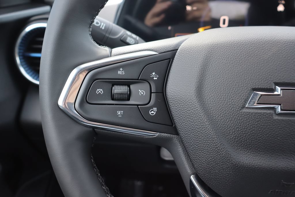 New 2026 Chevrolet Trax LT w/ Midnight Edition FWD image 8