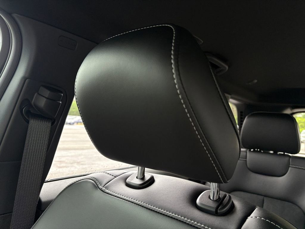 New 2026 Jeep Grand Cherokee Altitude RWD image 13