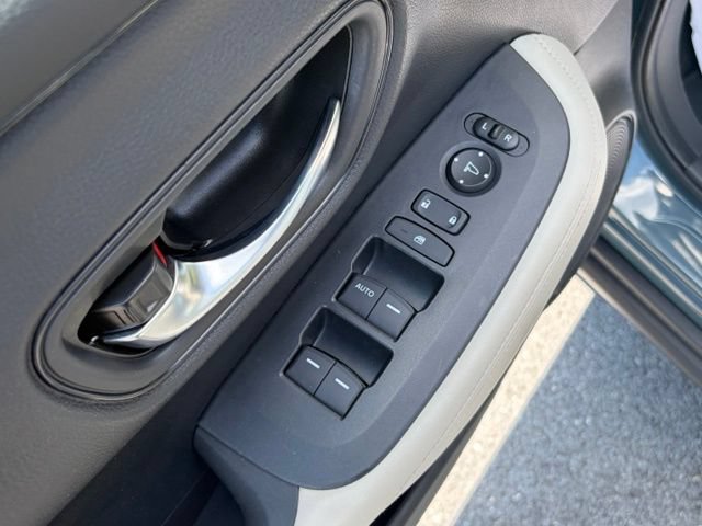 Certified 2024 Honda HR-V LX image 13