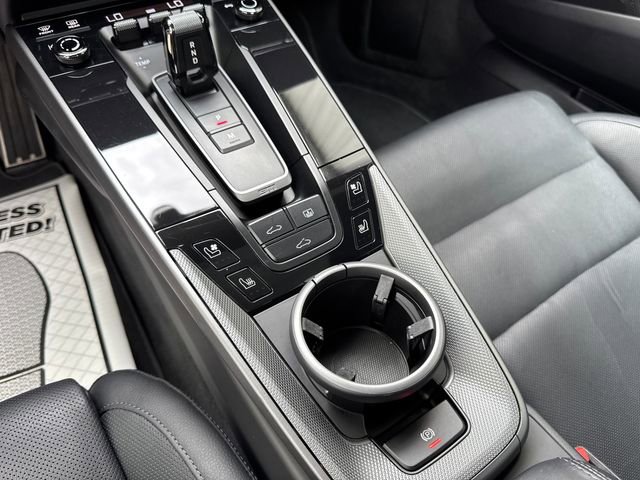 Used 2022 Porsche 911 Carrera RWD image 14