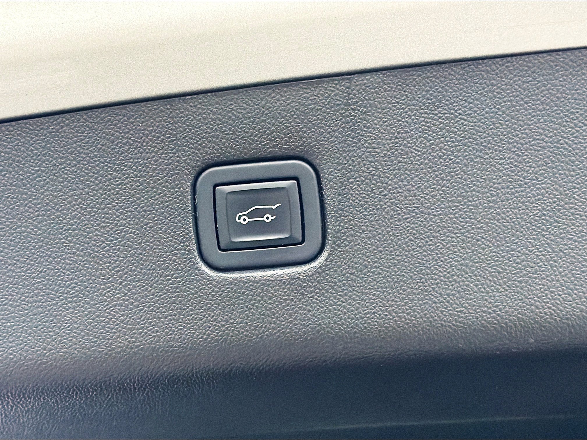 Used 2022 Chevrolet Blazer LT image 13