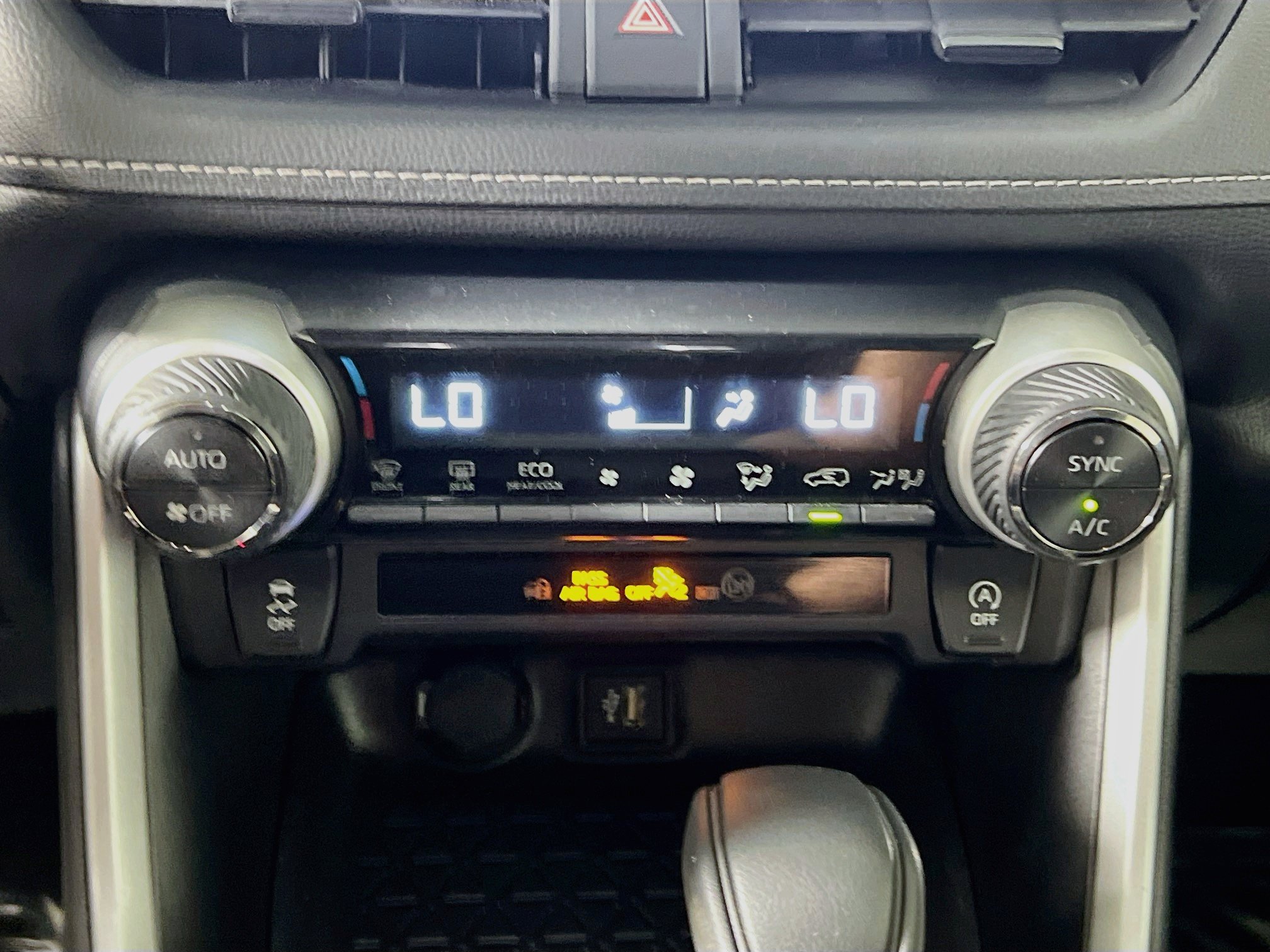 Used 2025 Toyota RAV4 XLE FWD image 26