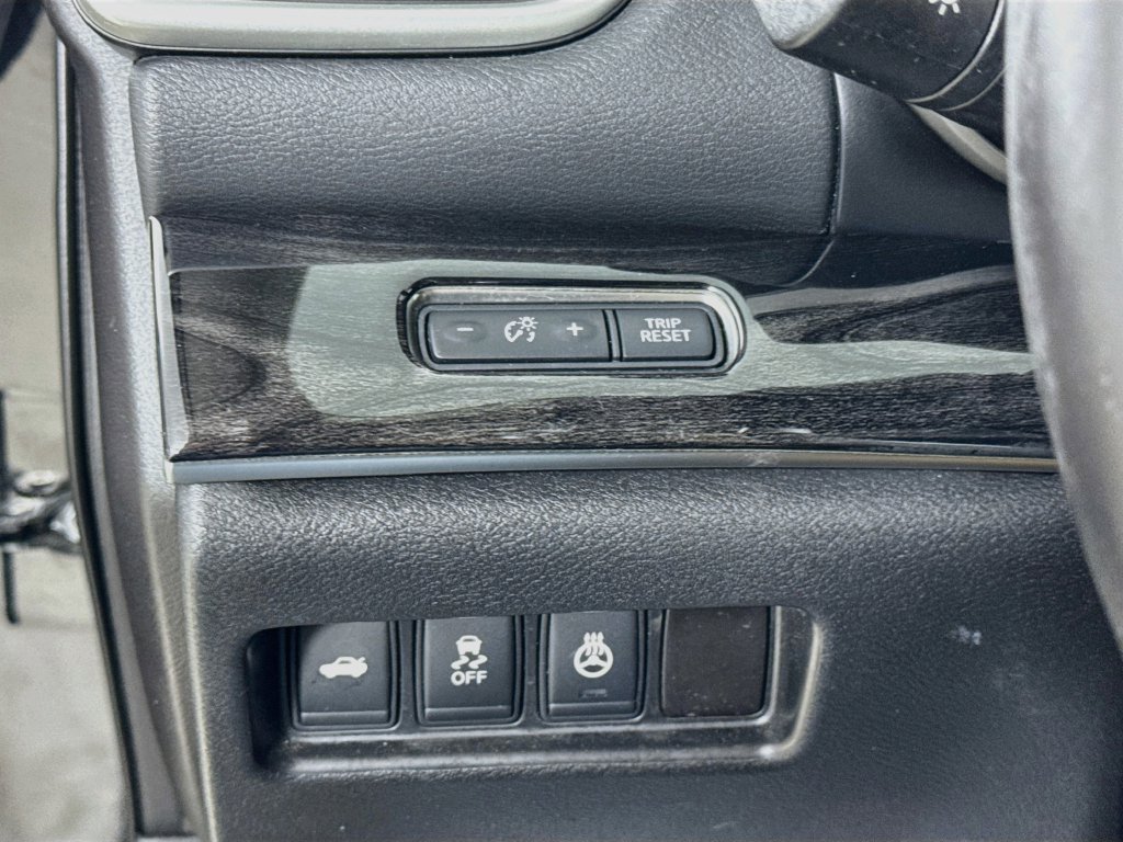 Used 2016 Nissan Maxima SR FWD image 10