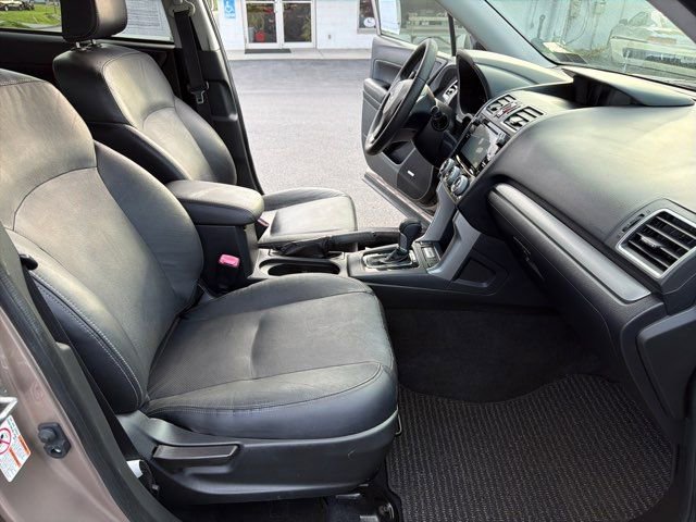 Used 2016 Subaru Forester 2.5i Touring w/ Eyesight & Navigation System AWD/4WD image 22