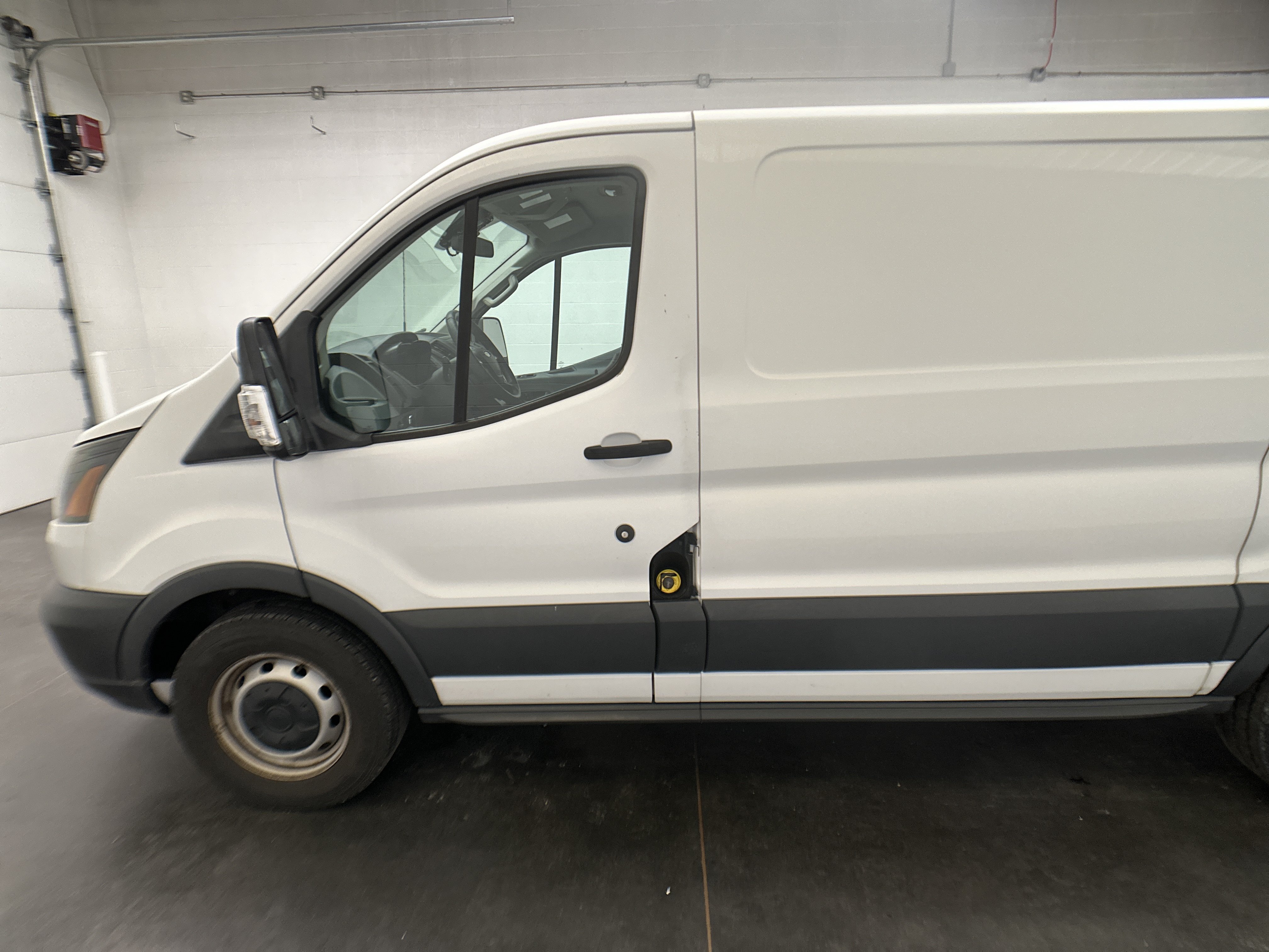 Used 2015 Ford Transit 150 130 Low Roof RWD image 5