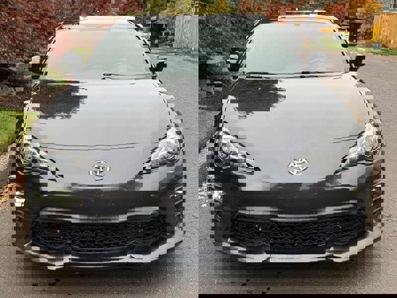 Used 2017 Toyota 86 image 4