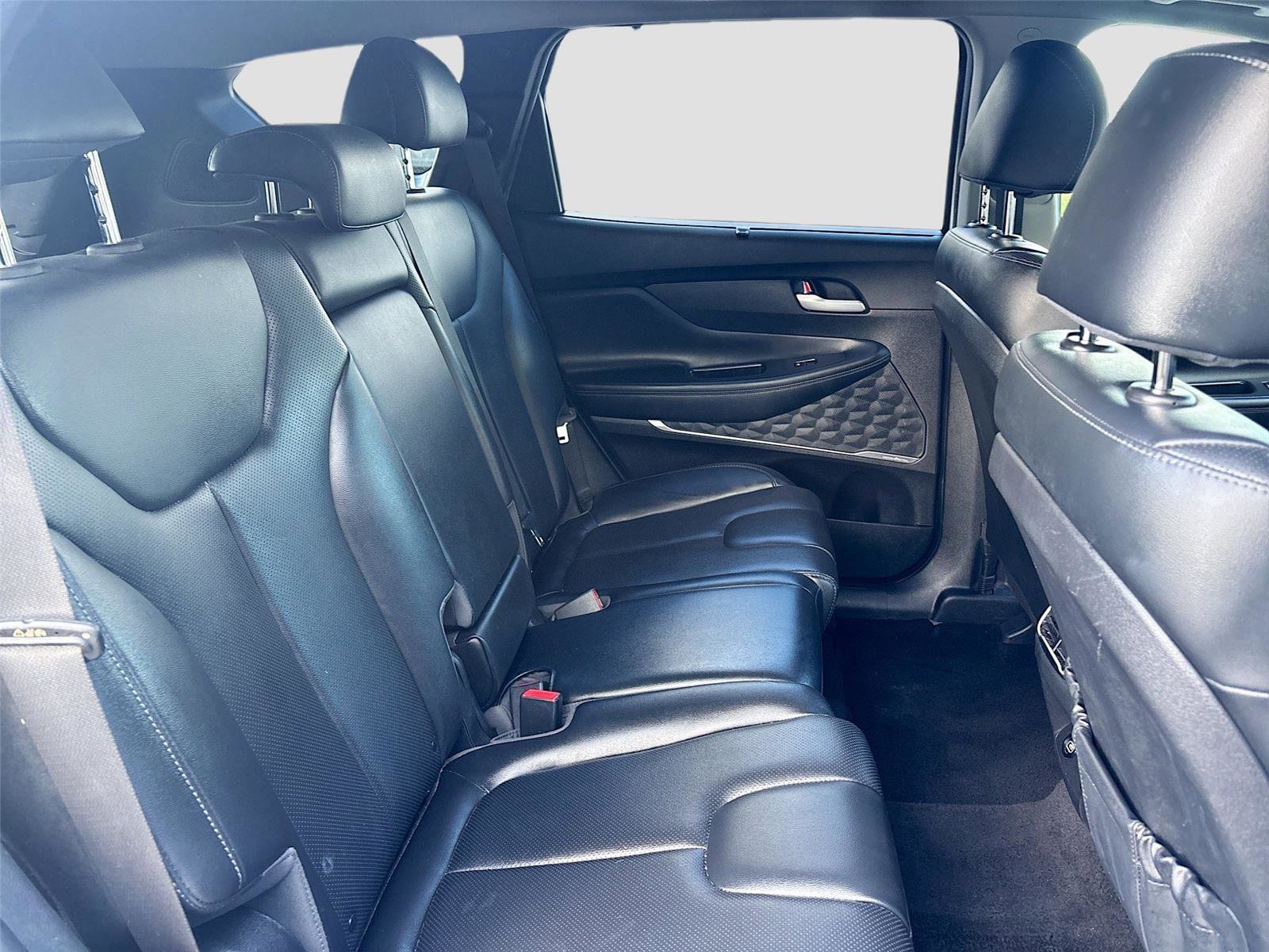 Used 2023 Hyundai Santa Fe SEL w/ Premium Package image 31