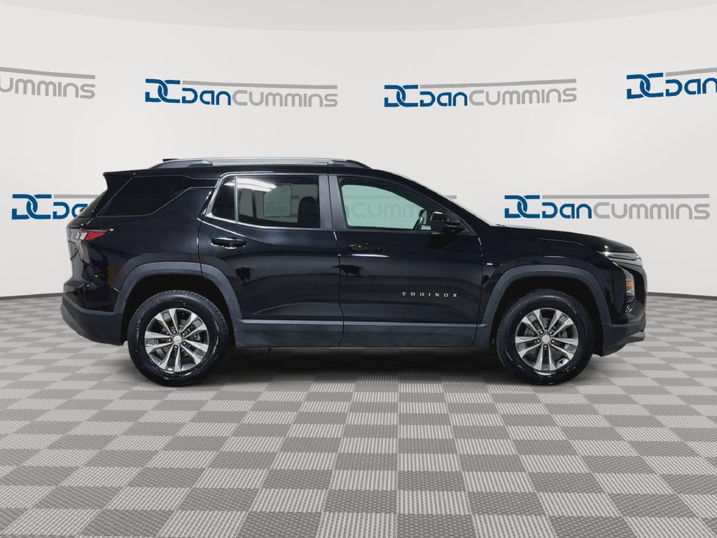 Used 2025 Chevrolet Equinox LT w/ Convenience Package II FWD image 2