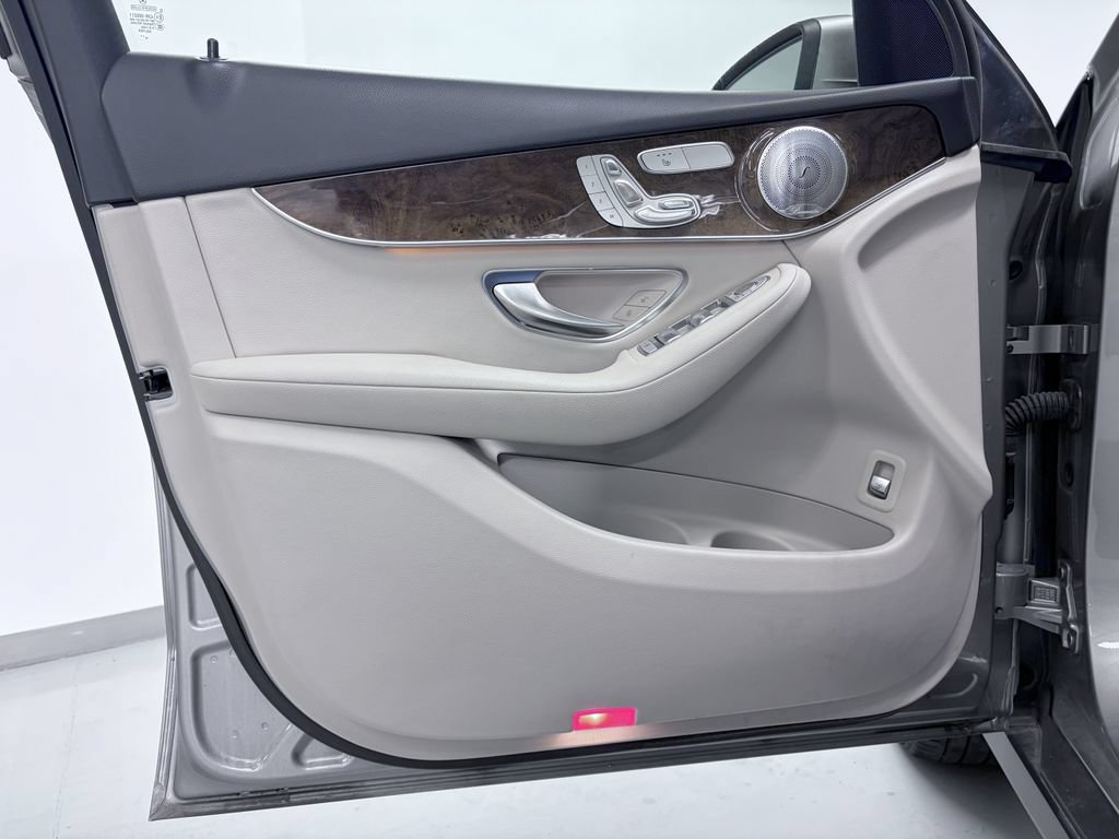 Used 2019 Mercedes-Benz GLC 300 image 14