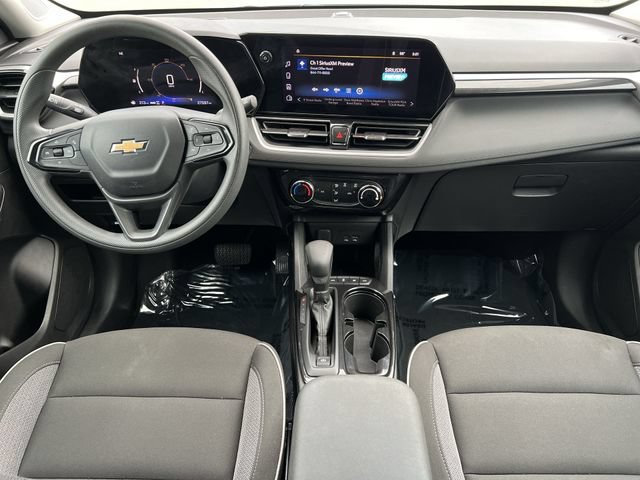 Used 2025 Chevrolet TrailBlazer LT AWD/4WD image 17