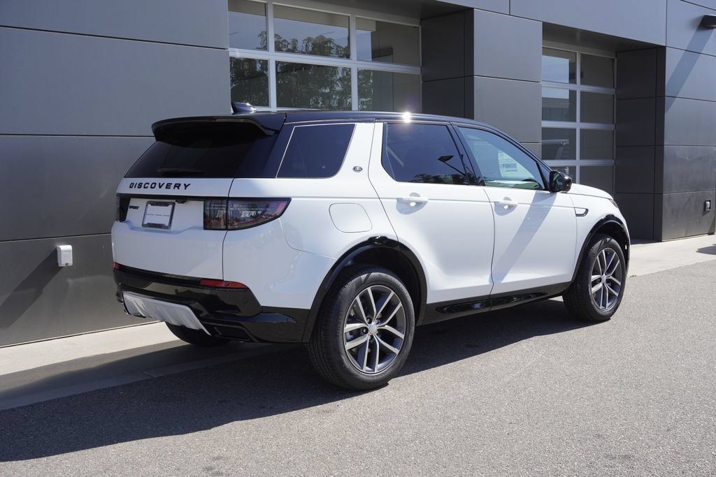 New 2026 Land Rover Discovery Sport Landmark AWD/4WD image 4