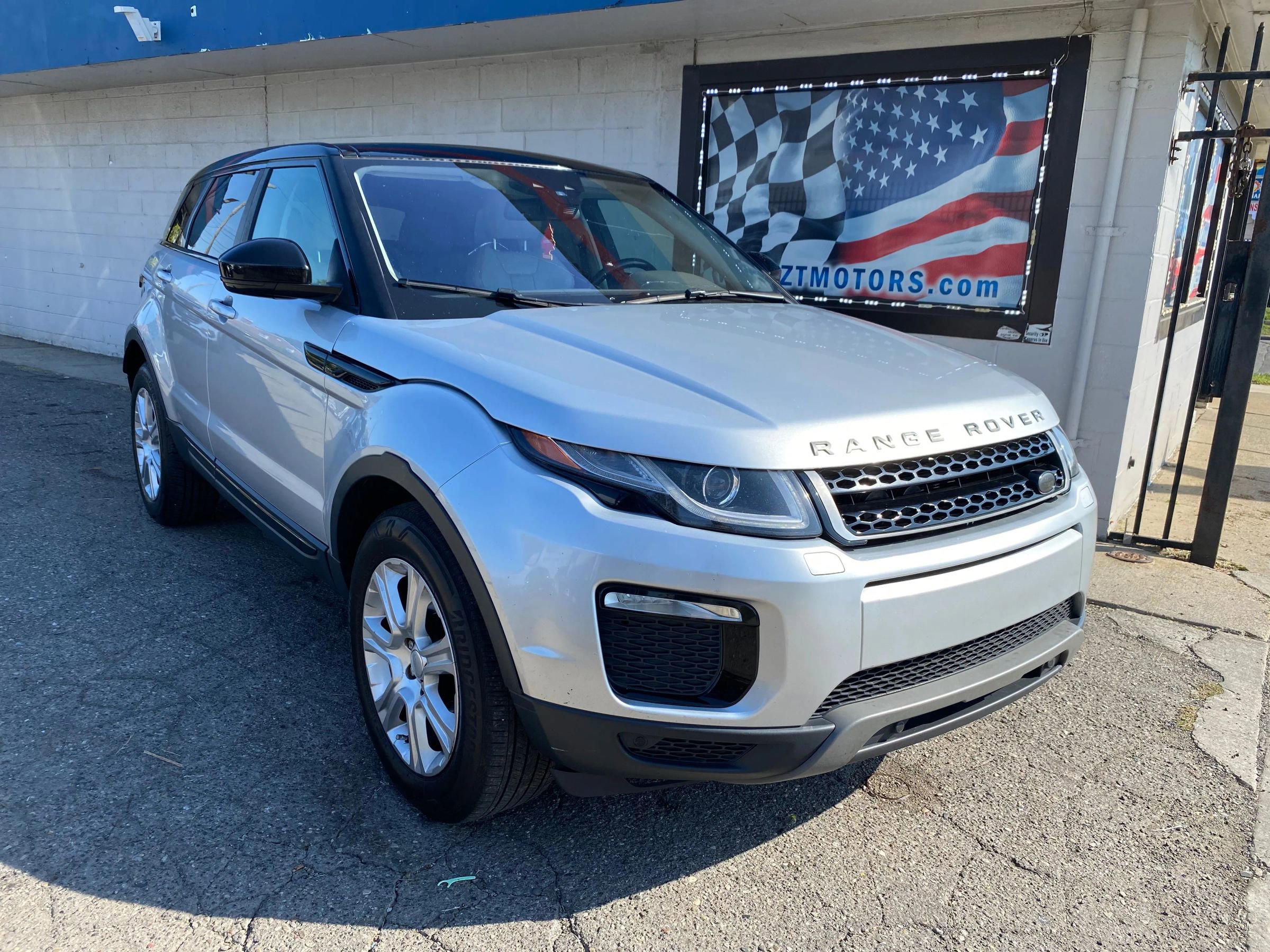 Used 2018 Land Rover Range Rover Evoque SE