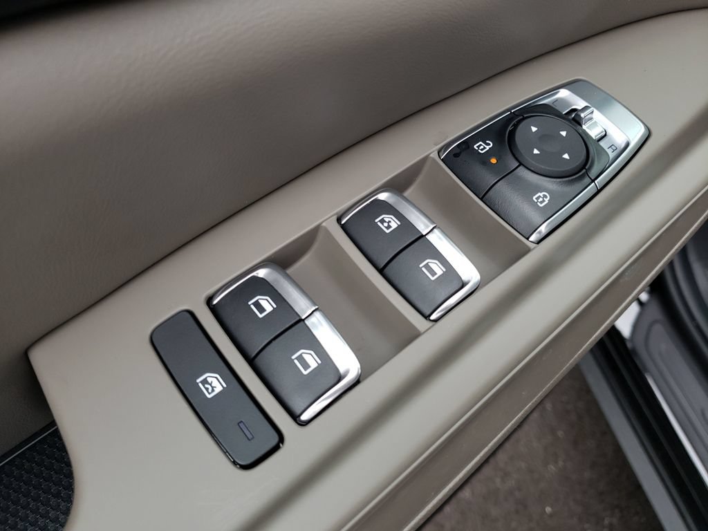 New 2026 Kia Carnival FWD image 16