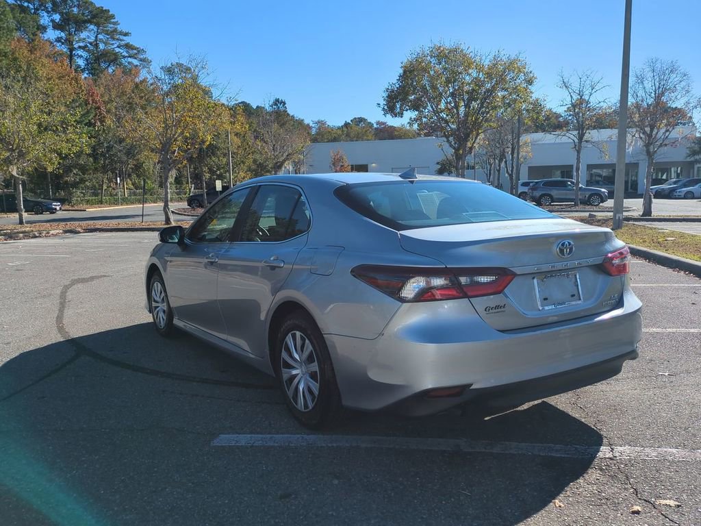 Used 2021 Toyota Camry LE image 7