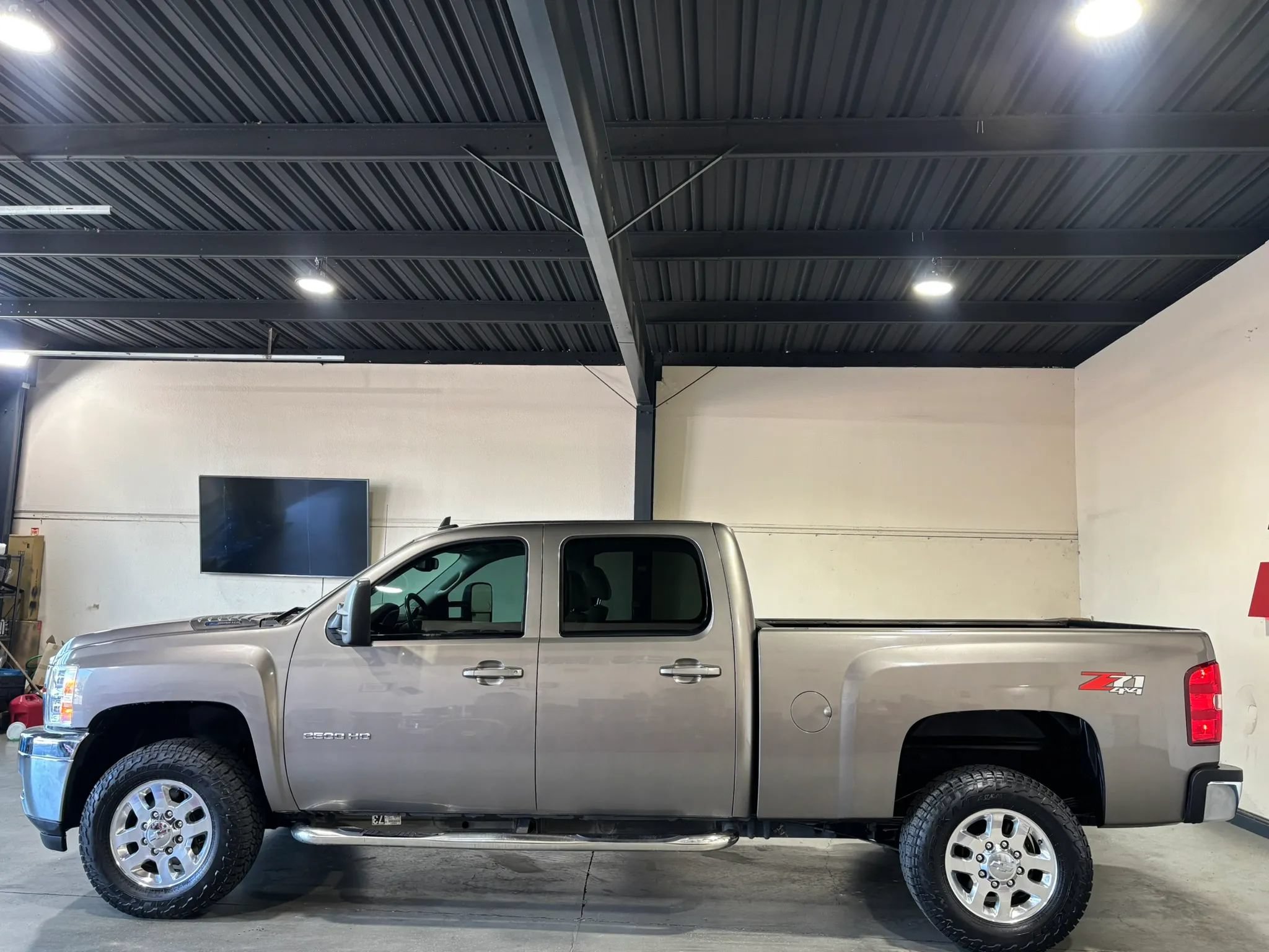 Used 2014 Chevrolet Silverado 2500 LTZ w/ LTZ Plus Package AWD/4WD image 8