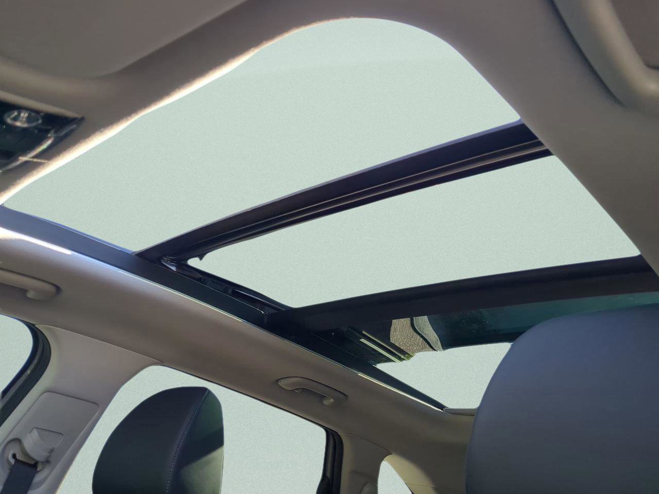 New 2025 Kia Sorento SX image 21