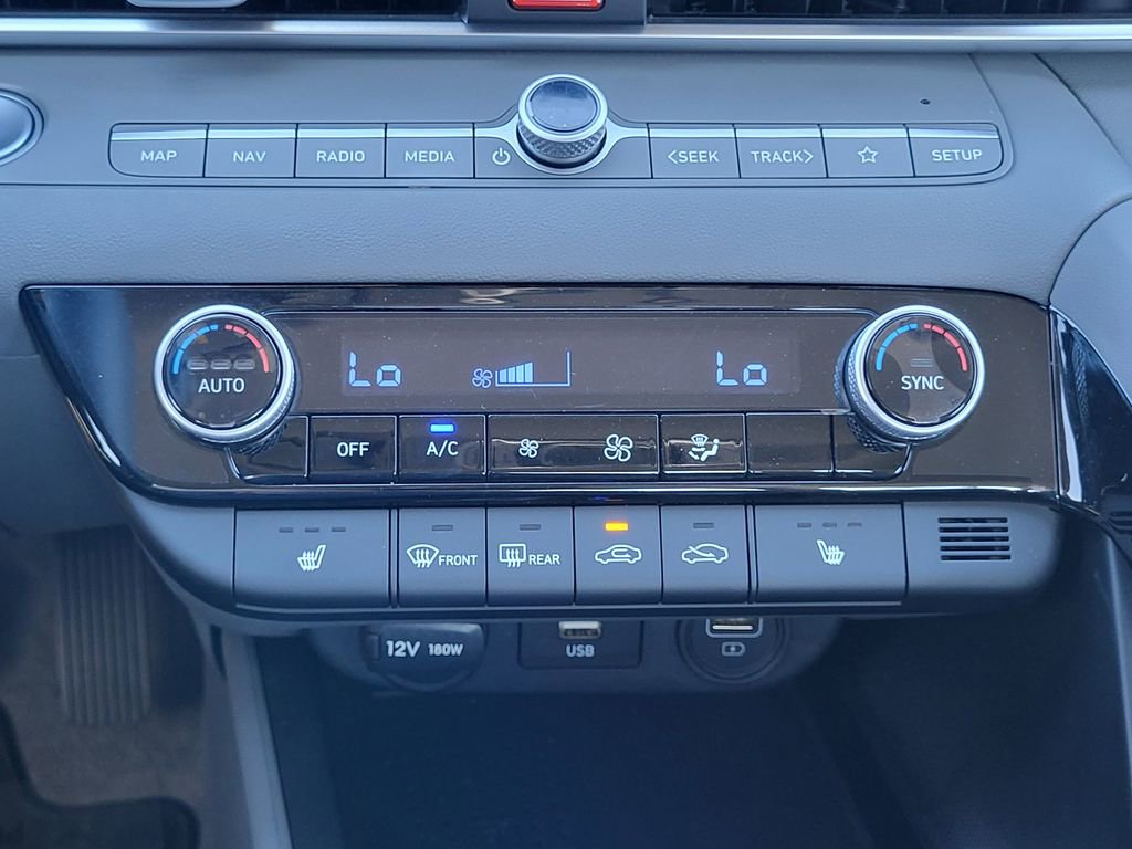 Used 2023 Hyundai Elantra SEL w/ Convenience Package image 20